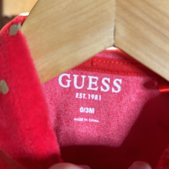 Guess Red Velvet w/ Gold Bows Vest Hooded Jacket Size 0-3 Mths - Picture 3 of 5